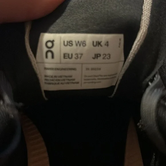 ON W CLOUDFLOW Size 6 - Picture 6 of 7